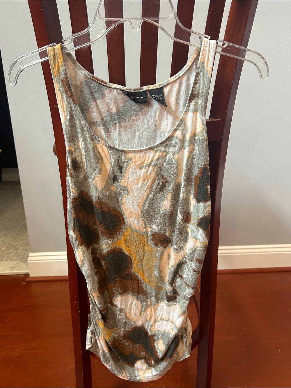 New York & Company Marble-Print Scoop Tank in Gray, Gold & Brown